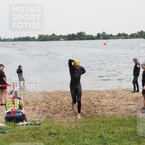 21.06.2025 - 27. Vierlanden-Triathlon MichiJ http://msf.ph/oto/8022431 15.06.2026 10:52:29 Schwimmen 682, 759 meine-sportfotos.de