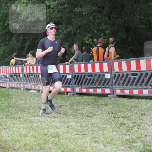 21.06.2025 - 27. Vierlanden-Triathlon KatJ http://msf.ph/oto/8022450 15.06.2025 13:21:55 Ziel 152, 746 meine-sportfotos.de