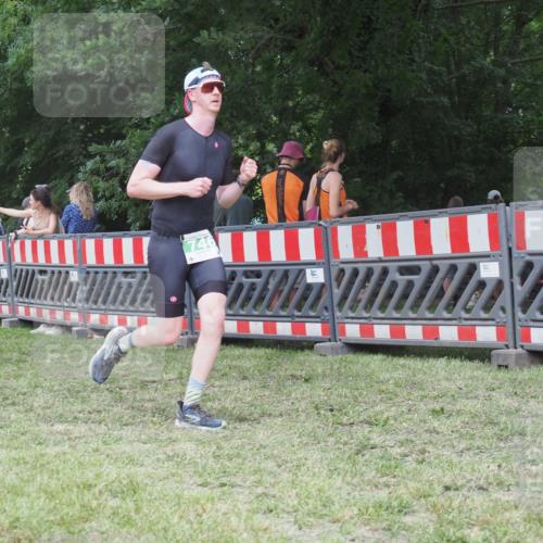 21.06.2025 - 27. Vierlanden-Triathlon KatJ http://msf.ph/oto/8022458 15.06.2025 13:21:55 Ziel 152, 746 meine-sportfotos.de