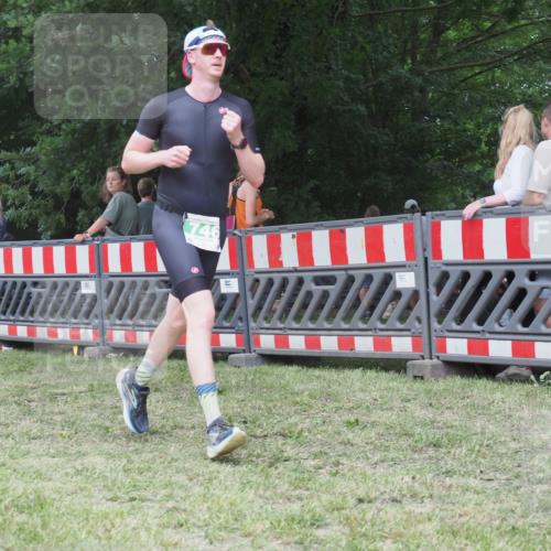 21.06.2025 - 27. Vierlanden-Triathlon KatJ http://msf.ph/oto/8022469 15.06.2025 13:21:55 Ziel 152, 746 meine-sportfotos.de
