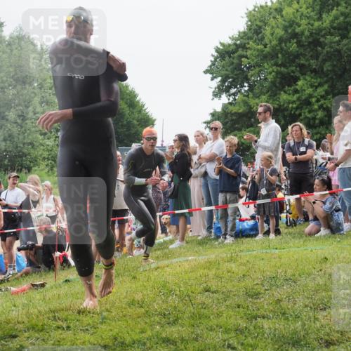 15.06.2025 - 27. Vierlanden-Triathlon KatJ http://msf.ph/oto/8022470 15.06.2025 10:55:04 Schwimmen 677, 735, 744, 761 meine-sportfotos.de