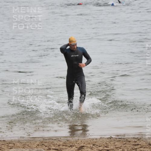 21.06.2025 - 27. Vierlanden-Triathlon MichiJ http://msf.ph/oto/8022471 15.06.2026 10:53:04 Schwimmen 638 meine-sportfotos.de