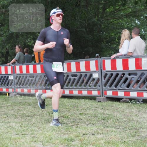 21.06.2025 - 27. Vierlanden-Triathlon KatJ http://msf.ph/oto/8022475 15.06.2025 13:21:55 Ziel 152, 746 meine-sportfotos.de