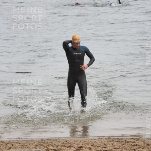 21.06.2025 - 27. Vierlanden-Triathlon MichiJ http://msf.ph/oto/8022476 15.06.2026 10:53:04 Schwimmen 638 meine-sportfotos.de