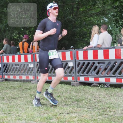 21.06.2025 - 27. Vierlanden-Triathlon KatJ http://msf.ph/oto/8022480 15.06.2025 13:21:55 Ziel 152, 746 meine-sportfotos.de
