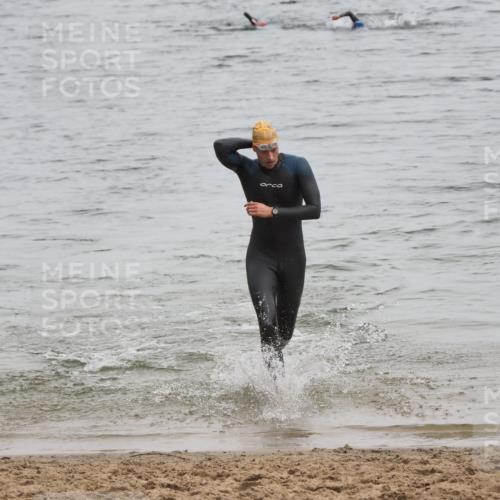 21.06.2025 - 27. Vierlanden-Triathlon MichiJ http://msf.ph/oto/8022490 15.06.2026 10:53:04 Schwimmen 638 meine-sportfotos.de