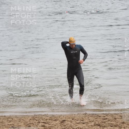 21.06.2025 - 27. Vierlanden-Triathlon MichiJ http://msf.ph/oto/8022501 15.06.2026 10:53:05 Schwimmen 638 meine-sportfotos.de