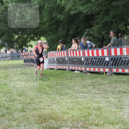 21.06.2025 - 27. Vierlanden-Triathlon KatJ http://msf.ph/oto/8022503 15.06.2025 13:22:01 Ziel 152 meine-sportfotos.de
