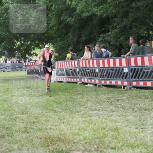 21.06.2025 - 27. Vierlanden-Triathlon KatJ http://msf.ph/oto/8022506 15.06.2025 13:22:01 Ziel 152 meine-sportfotos.de