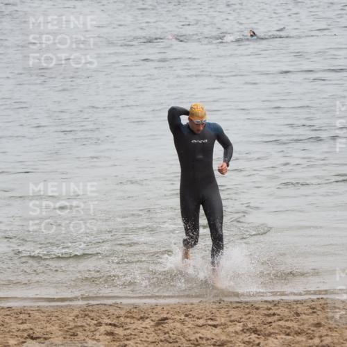21.06.2025 - 27. Vierlanden-Triathlon MichiJ http://msf.ph/oto/8022508 15.06.2026 10:53:05 Schwimmen 638 meine-sportfotos.de