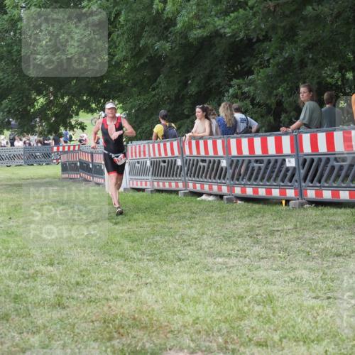 21.06.2025 - 27. Vierlanden-Triathlon KatJ http://msf.ph/oto/8022513 15.06.2025 13:22:01 Ziel 152 meine-sportfotos.de