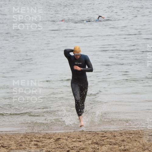 21.06.2025 - 27. Vierlanden-Triathlon MichiJ http://msf.ph/oto/8022517 15.06.2026 10:53:05 Schwimmen 638 meine-sportfotos.de