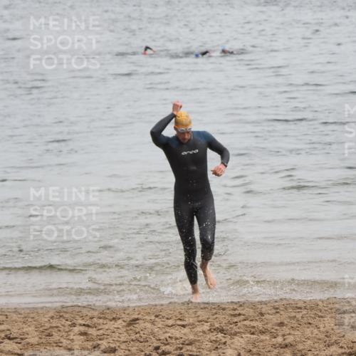 21.06.2025 - 27. Vierlanden-Triathlon MichiJ http://msf.ph/oto/8022532 15.06.2026 10:53:05 Schwimmen 638 meine-sportfotos.de