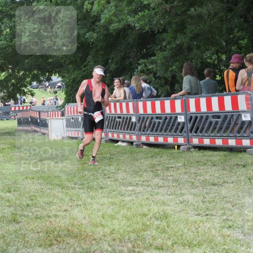 21.06.2025 - 27. Vierlanden-Triathlon KatJ http://msf.ph/oto/8022549 15.06.2025 13:22:02 Ziel 152, 928 meine-sportfotos.de