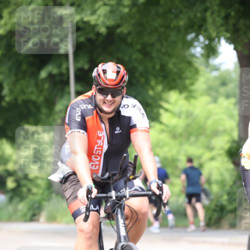 15.06.2025 - 7 Türme Triathlon Yannick Fuchs http://msf.ph/oto/8022550 15.06.2025 13:34:47 Radfahren  meine-sportfotos.de