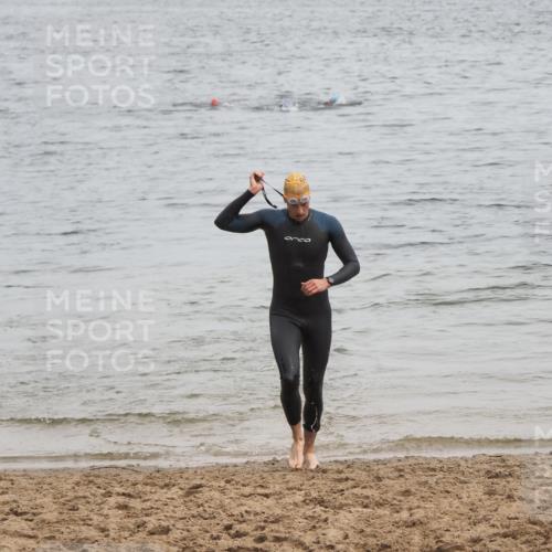 21.06.2025 - 27. Vierlanden-Triathlon MichiJ http://msf.ph/oto/8022553 15.06.2026 10:53:06 Schwimmen 638 meine-sportfotos.de