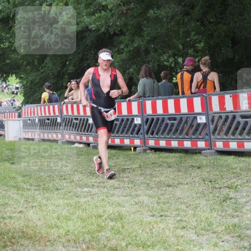 21.06.2025 - 27. Vierlanden-Triathlon KatJ http://msf.ph/oto/8022570 15.06.2025 13:22:03 Ziel 152, 928 meine-sportfotos.de