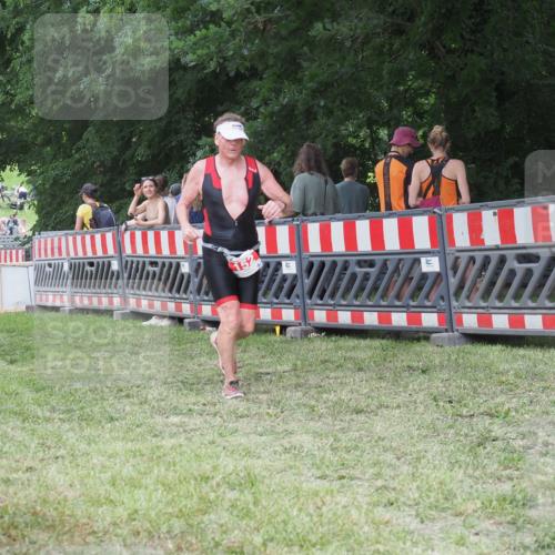 21.06.2025 - 27. Vierlanden-Triathlon KatJ http://msf.ph/oto/8022577 15.06.2025 13:22:03 Ziel 152, 928 meine-sportfotos.de