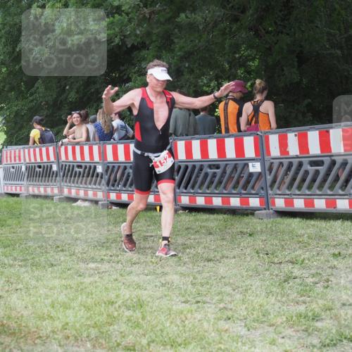 21.06.2025 - 27. Vierlanden-Triathlon KatJ http://msf.ph/oto/8022591 15.06.2025 13:22:04 Ziel 152, 928 meine-sportfotos.de