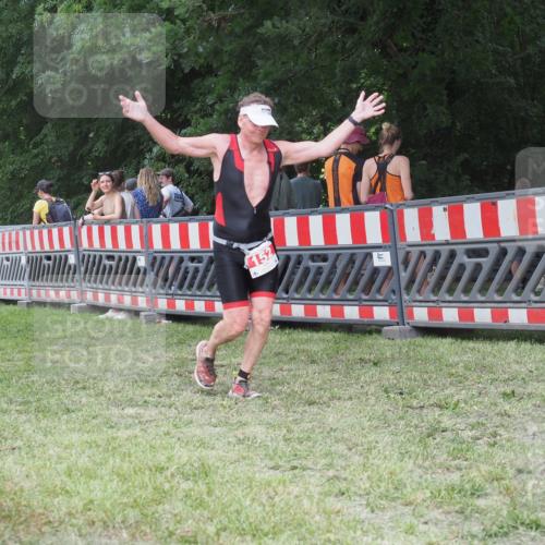 21.06.2025 - 27. Vierlanden-Triathlon KatJ http://msf.ph/oto/8022597 15.06.2025 13:22:04 Ziel 152, 928 meine-sportfotos.de