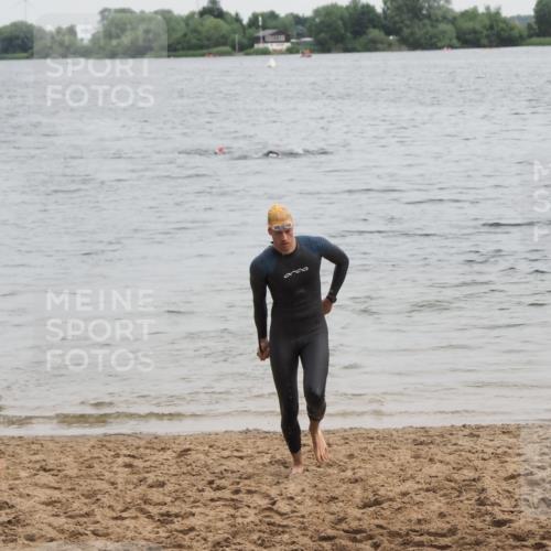 21.06.2025 - 27. Vierlanden-Triathlon MichiJ http://msf.ph/oto/8022604 15.06.2026 10:53:07 Schwimmen 638 meine-sportfotos.de
