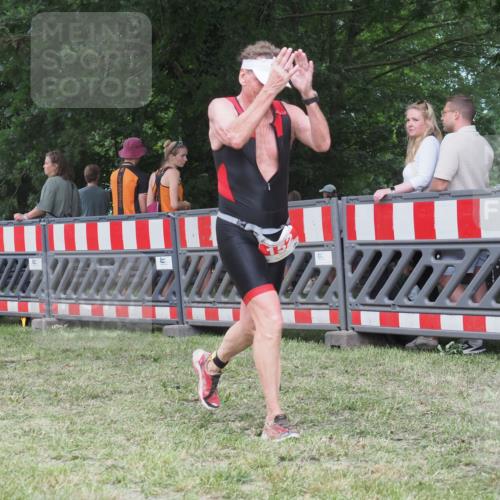 21.06.2025 - 27. Vierlanden-Triathlon KatJ http://msf.ph/oto/8022617 15.06.2025 13:22:05 Ziel 152, 928 meine-sportfotos.de