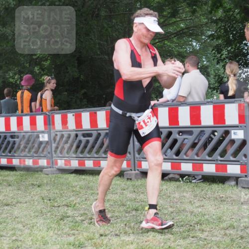 21.06.2025 - 27. Vierlanden-Triathlon KatJ http://msf.ph/oto/8022629 15.06.2025 13:22:05 Ziel 152, 928 meine-sportfotos.de