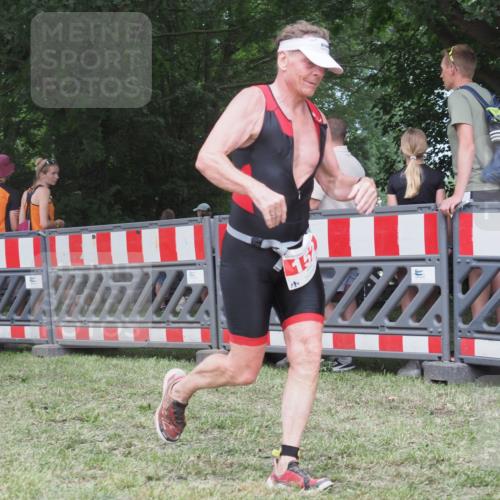 21.06.2025 - 27. Vierlanden-Triathlon KatJ http://msf.ph/oto/8022634 15.06.2025 13:22:05 Ziel 152, 928 meine-sportfotos.de