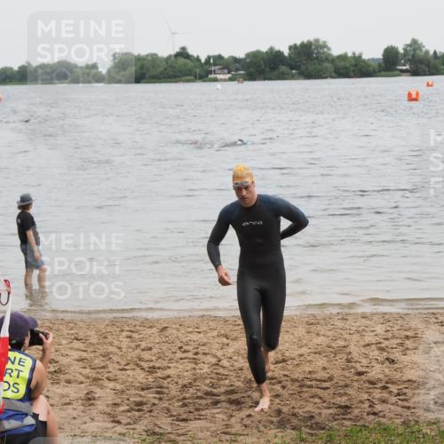 21.06.2025 - 27. Vierlanden-Triathlon MichiJ http://msf.ph/oto/8022651 15.06.2026 10:53:08 Schwimmen 638 meine-sportfotos.de