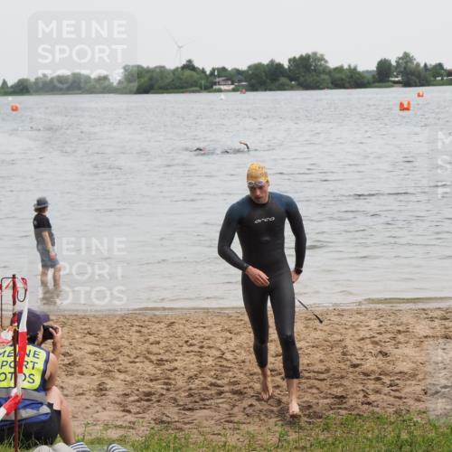 21.06.2025 - 27. Vierlanden-Triathlon MichiJ http://msf.ph/oto/8022659 15.06.2026 10:53:08 Schwimmen 638 meine-sportfotos.de