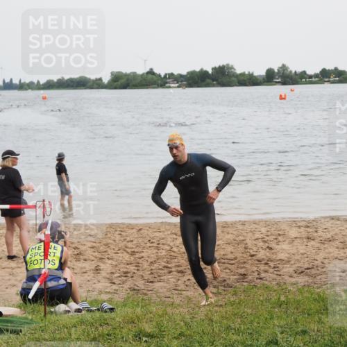 21.06.2025 - 27. Vierlanden-Triathlon MichiJ http://msf.ph/oto/8022675 15.06.2026 10:53:09 Schwimmen 638 meine-sportfotos.de