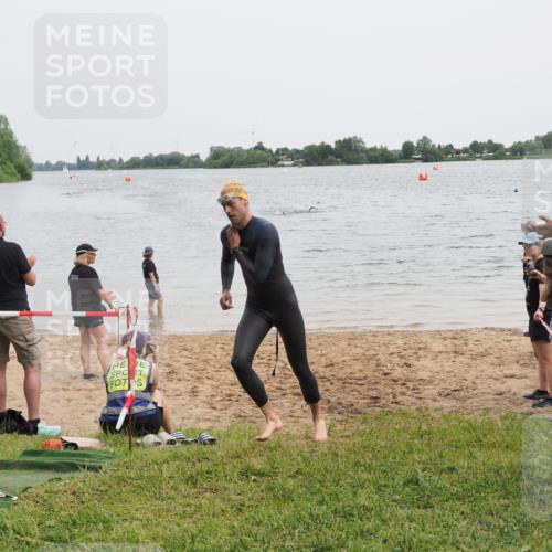 21.06.2025 - 27. Vierlanden-Triathlon MichiJ http://msf.ph/oto/8022692 15.06.2026 10:53:09 Schwimmen 638 meine-sportfotos.de
