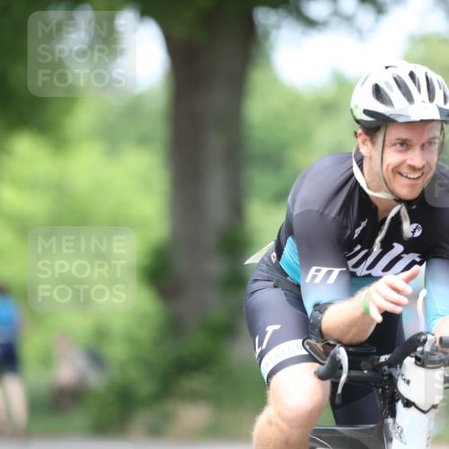 15.06.2025 - 7 Türme Triathlon Yannick Fuchs http://msf.ph/oto/8022724 15.06.2025 13:34:57 Radfahren 1186 meine-sportfotos.de