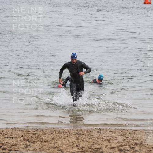21.06.2025 - 27. Vierlanden-Triathlon MichiJ http://msf.ph/oto/8022726 15.06.2026 10:53:46 Schwimmen 650, 726 meine-sportfotos.de