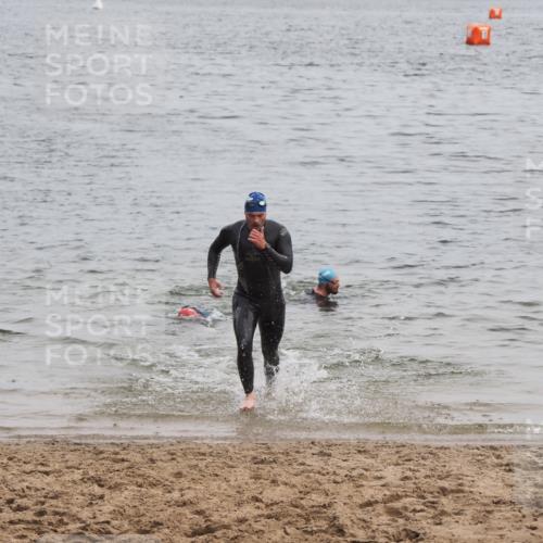 21.06.2025 - 27. Vierlanden-Triathlon MichiJ http://msf.ph/oto/8022739 15.06.2026 10:53:46 Schwimmen 650, 726 meine-sportfotos.de