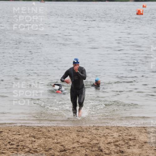 21.06.2025 - 27. Vierlanden-Triathlon MichiJ http://msf.ph/oto/8022745 15.06.2026 10:53:46 Schwimmen 650, 726 meine-sportfotos.de
