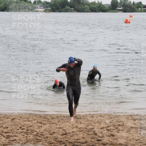 21.06.2025 - 27. Vierlanden-Triathlon MichiJ http://msf.ph/oto/8022773 15.06.2026 10:53:48 Schwimmen 650, 726 meine-sportfotos.de