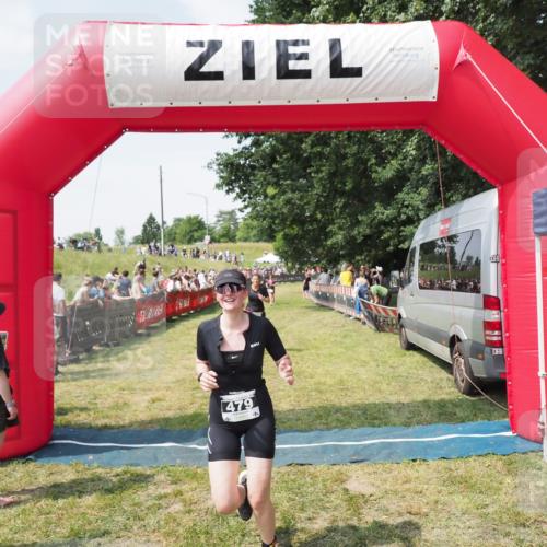 21.06.2025 - 27. Vierlanden-Triathlon MichiJ http://msf.ph/oto/8022775 15.06.2026 11:38:27 Ziel 417, 479, 499 meine-sportfotos.de