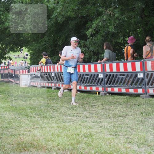 21.06.2025 - 27. Vierlanden-Triathlon KatJ http://msf.ph/oto/8022788 15.06.2025 13:22:24 Ziel 643 meine-sportfotos.de