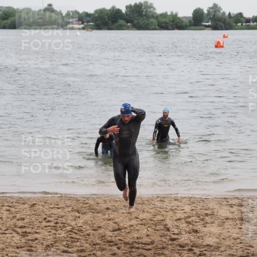 21.06.2025 - 27. Vierlanden-Triathlon MichiJ http://msf.ph/oto/8022789 15.06.2026 10:53:48 Schwimmen 650, 726 meine-sportfotos.de