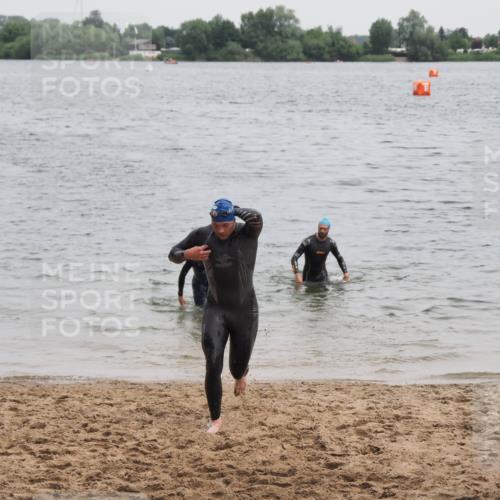 21.06.2025 - 27. Vierlanden-Triathlon MichiJ http://msf.ph/oto/8022793 15.06.2026 10:53:48 Schwimmen 650, 726 meine-sportfotos.de