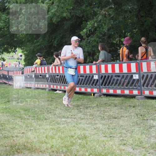 21.06.2025 - 27. Vierlanden-Triathlon KatJ http://msf.ph/oto/8022796 15.06.2025 13:22:24 Ziel 643 meine-sportfotos.de
