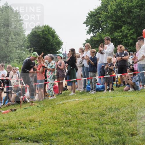 15.06.2025 - 27. Vierlanden-Triathlon KatJ http://msf.ph/oto/8022816 15.06.2025 10:55:33 Schwimmen 639, 656, 736, 740 meine-sportfotos.de