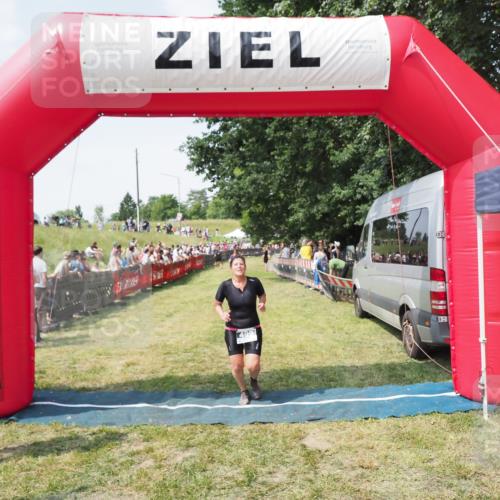 21.06.2025 - 27. Vierlanden-Triathlon MichiJ http://msf.ph/oto/8022828 15.06.2026 11:38:28 Ziel 417, 479, 499 meine-sportfotos.de