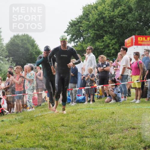 15.06.2025 - 27. Vierlanden-Triathlon KatJ http://msf.ph/oto/8022858 15.06.2025 10:55:35 Schwimmen 639, 656, 736, 740 meine-sportfotos.de