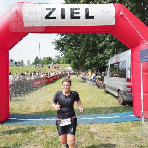 21.06.2025 - 27. Vierlanden-Triathlon MichiJ http://msf.ph/oto/8022863 15.06.2026 11:38:29 Ziel 417, 479, 484, 499 meine-sportfotos.de