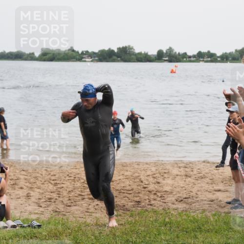 21.06.2025 - 27. Vierlanden-Triathlon MichiJ http://msf.ph/oto/8022870 15.06.2026 10:53:50 Schwimmen 650, 726 meine-sportfotos.de