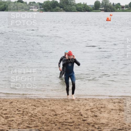 21.06.2025 - 27. Vierlanden-Triathlon MichiJ http://msf.ph/oto/8022911 15.06.2026 10:53:51 Schwimmen 650, 726, 757 meine-sportfotos.de