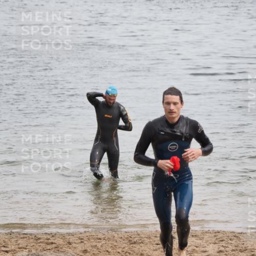 21.06.2025 - 27. Vierlanden-Triathlon MichiJ http://msf.ph/oto/8022989 15.06.2026 10:53:52 Schwimmen 650, 726, 757 meine-sportfotos.de