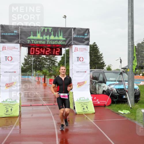 15.06.2025 - 7 Türme Triathlon Michael Strokosch http://msf.ph/oto/8023045 15.06.2025 15:42:12 Ziel 208 meine-sportfotos.de